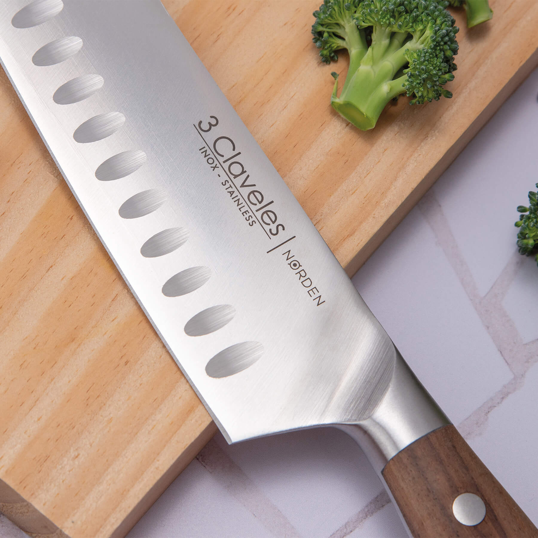 Cuchillo afilado Santoku Norden